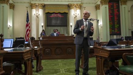 Asm. Bennett presenting AB 1621 on the Assembly Floor
